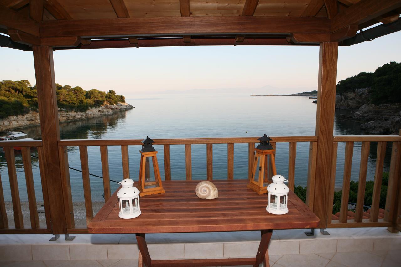 Aristotelis *